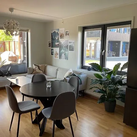 Moderne Og Romslig Leilighet, 2 Soverom, Sentralt. *
